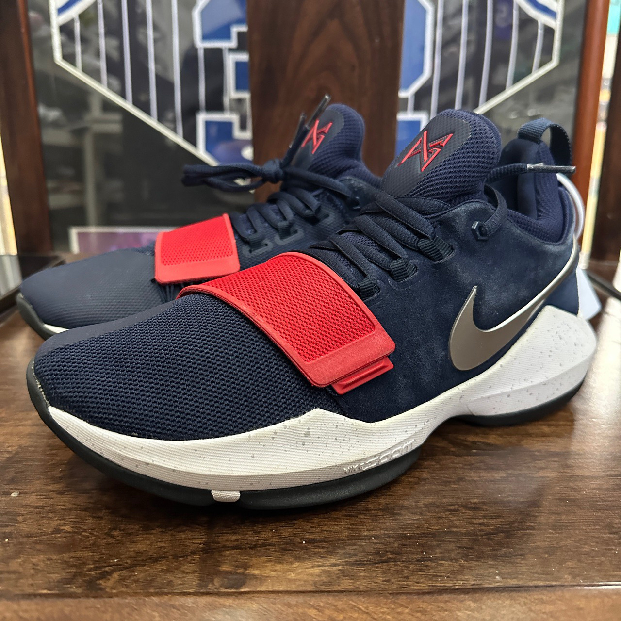 42码/PG1 断勾/52284 95/篮球鞋/无盒/878627-900