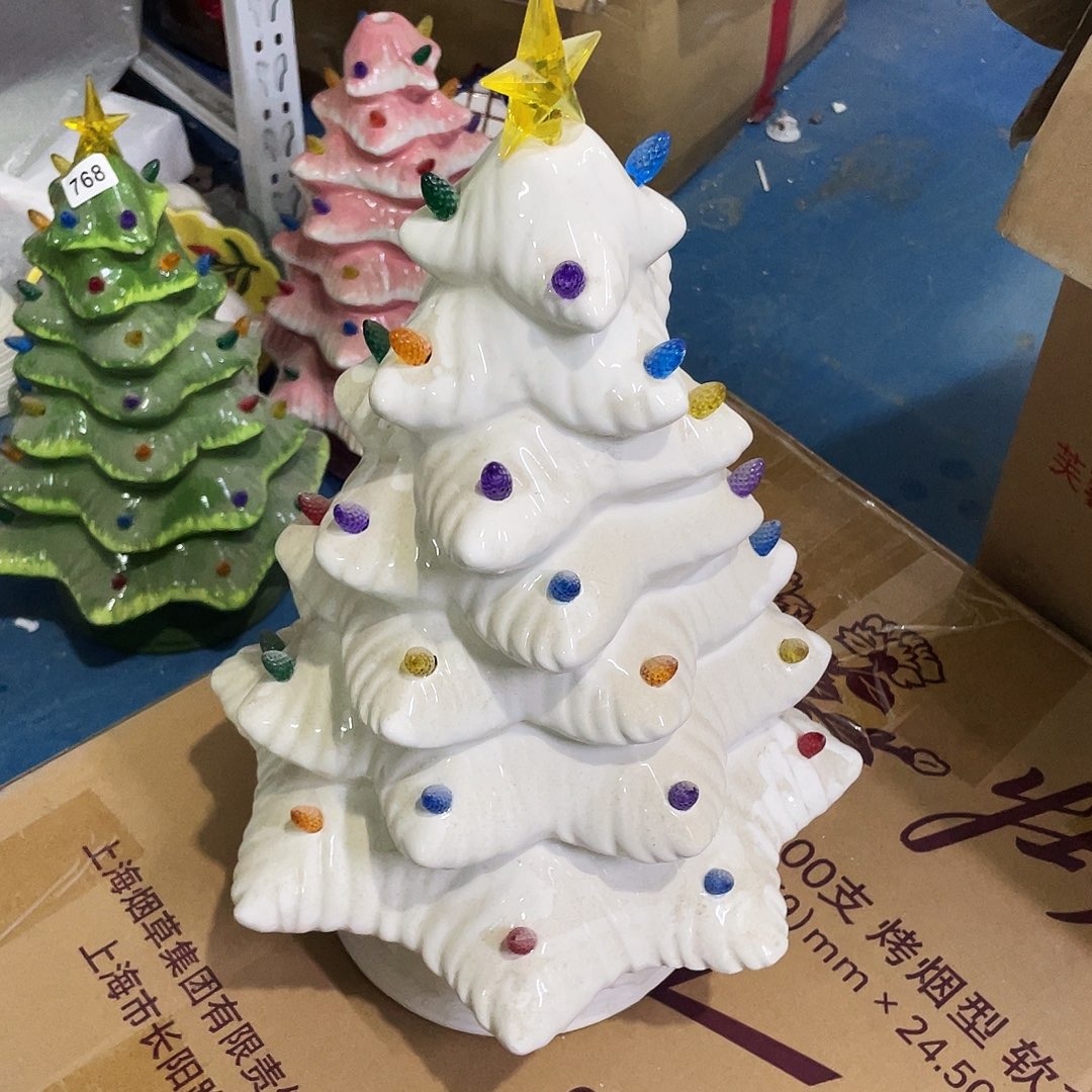 摆件   瑕疵磕碰。        