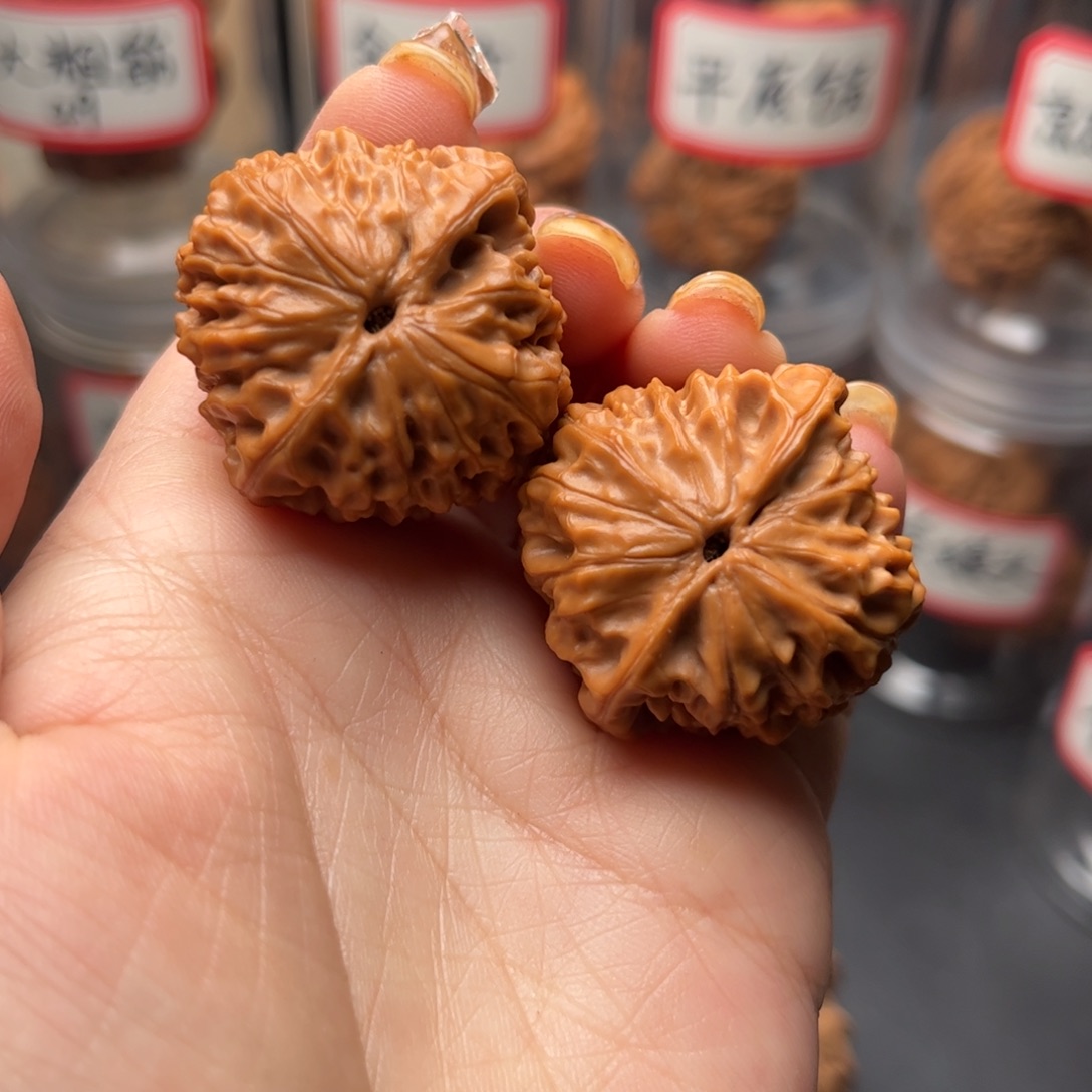 文玩核桃把件R****.龙眼元宝34.