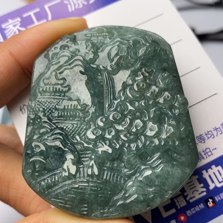 翡翠颈饰未镶嵌翡翠