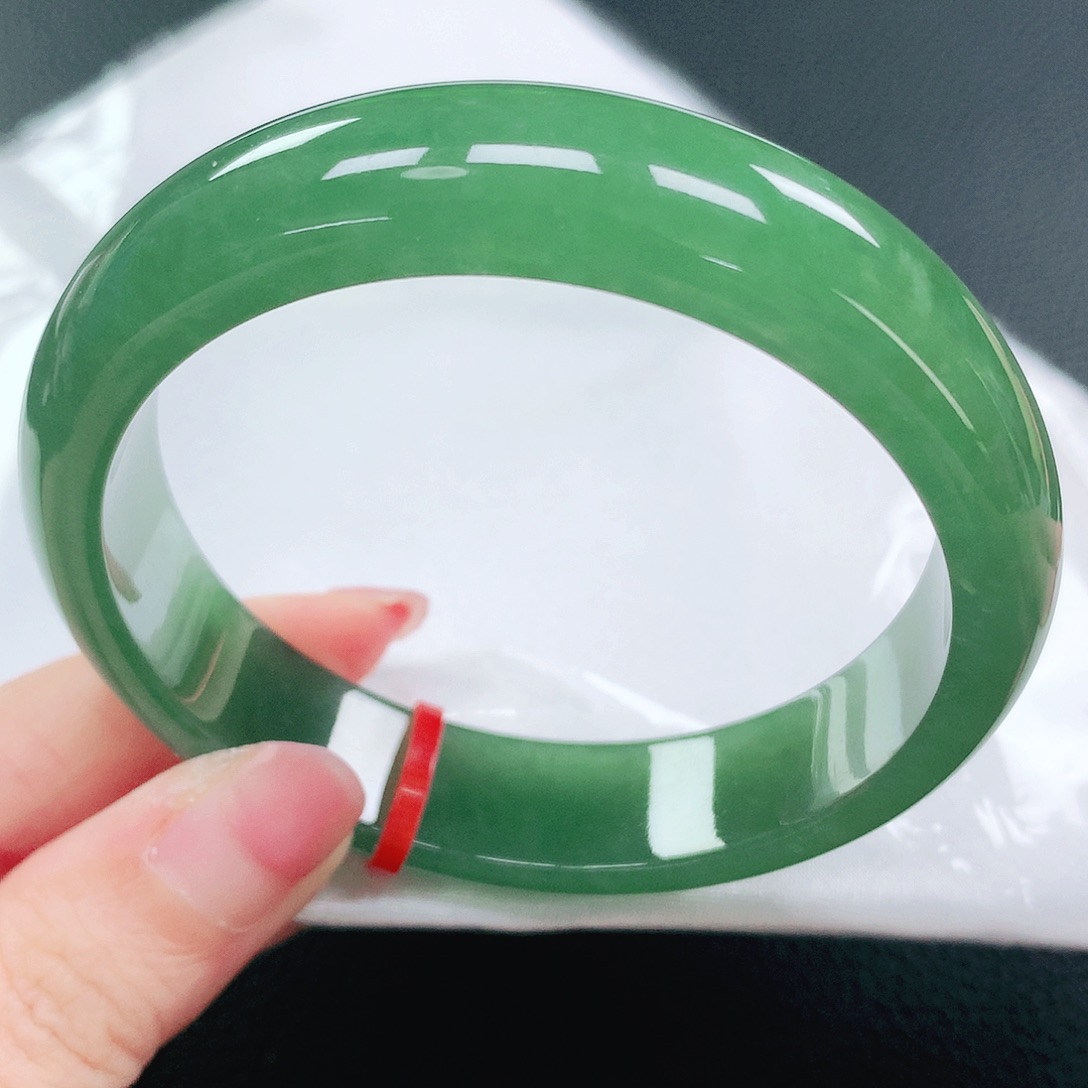 翡翠手镯未镶嵌58圈
