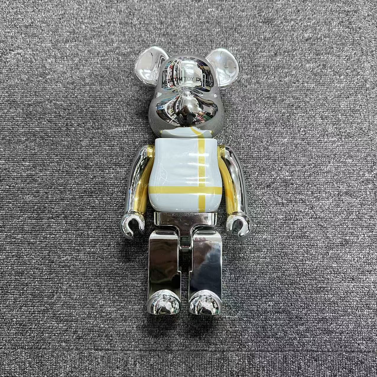 【山】bearbrick 银plus 400%缺100%
