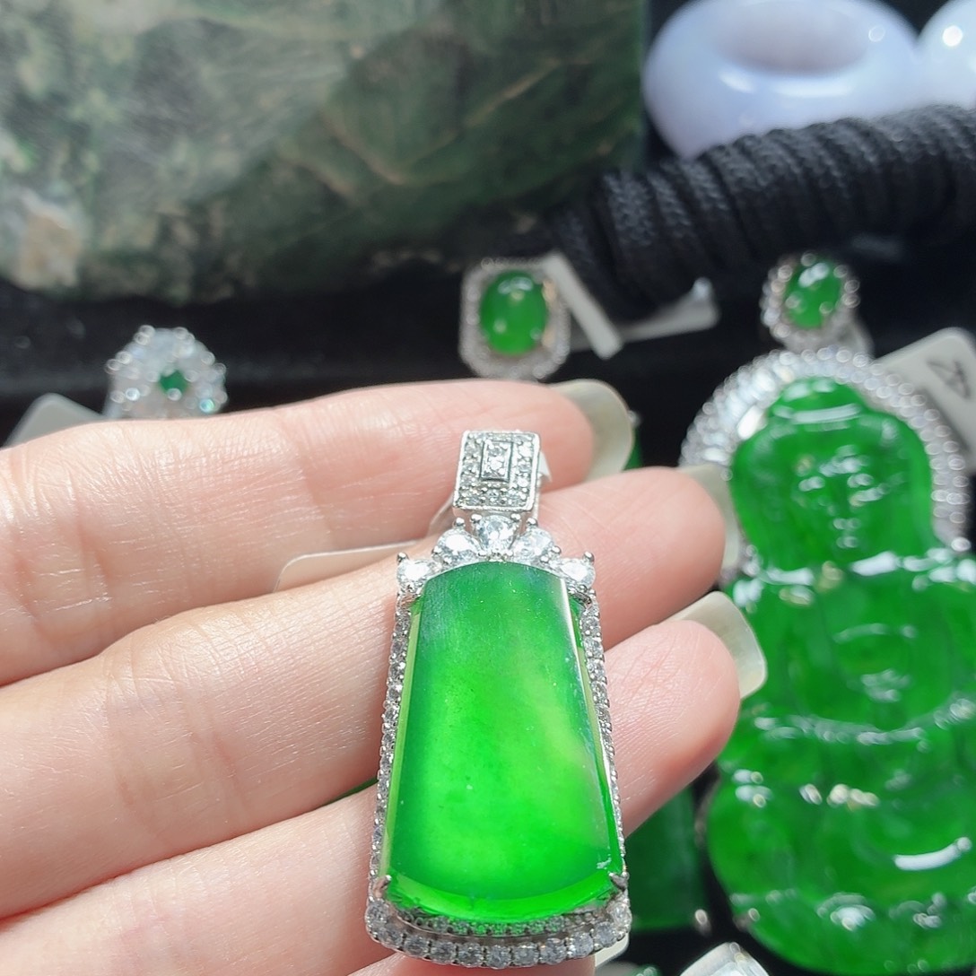 翡翠银S925镶嵌颈饰