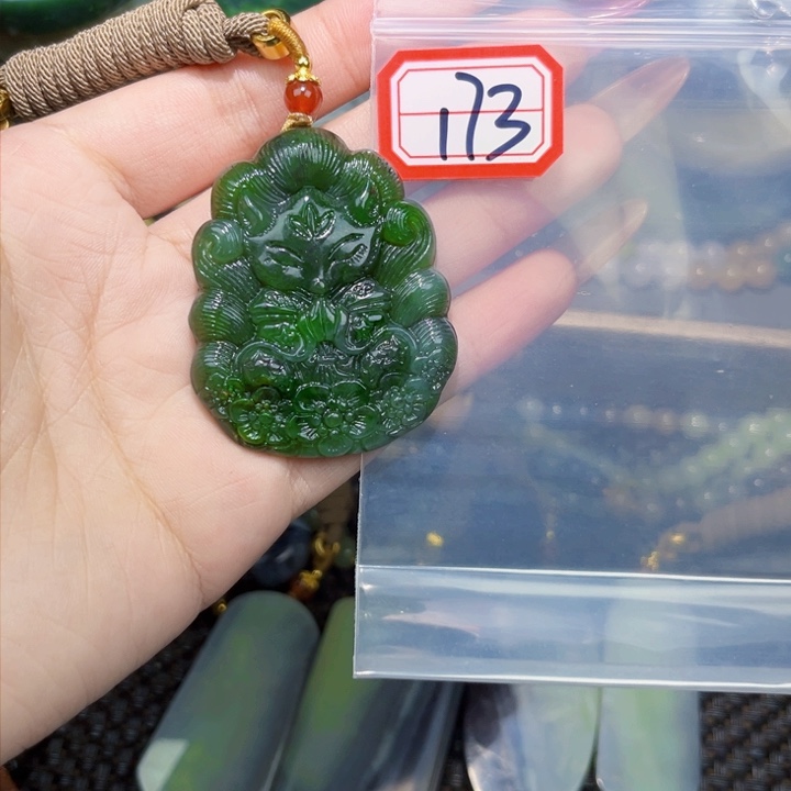 和田玉和田玉边角料随机发未镶嵌