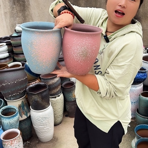 口18高22两个盆子。 