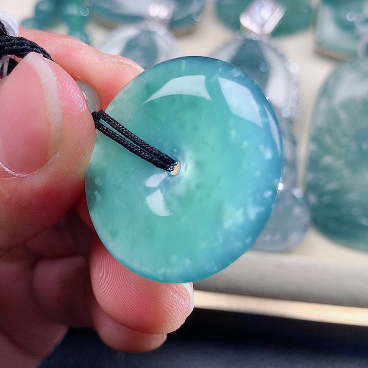 【闪购商品】翡翠颈饰未镶嵌天然翡翠