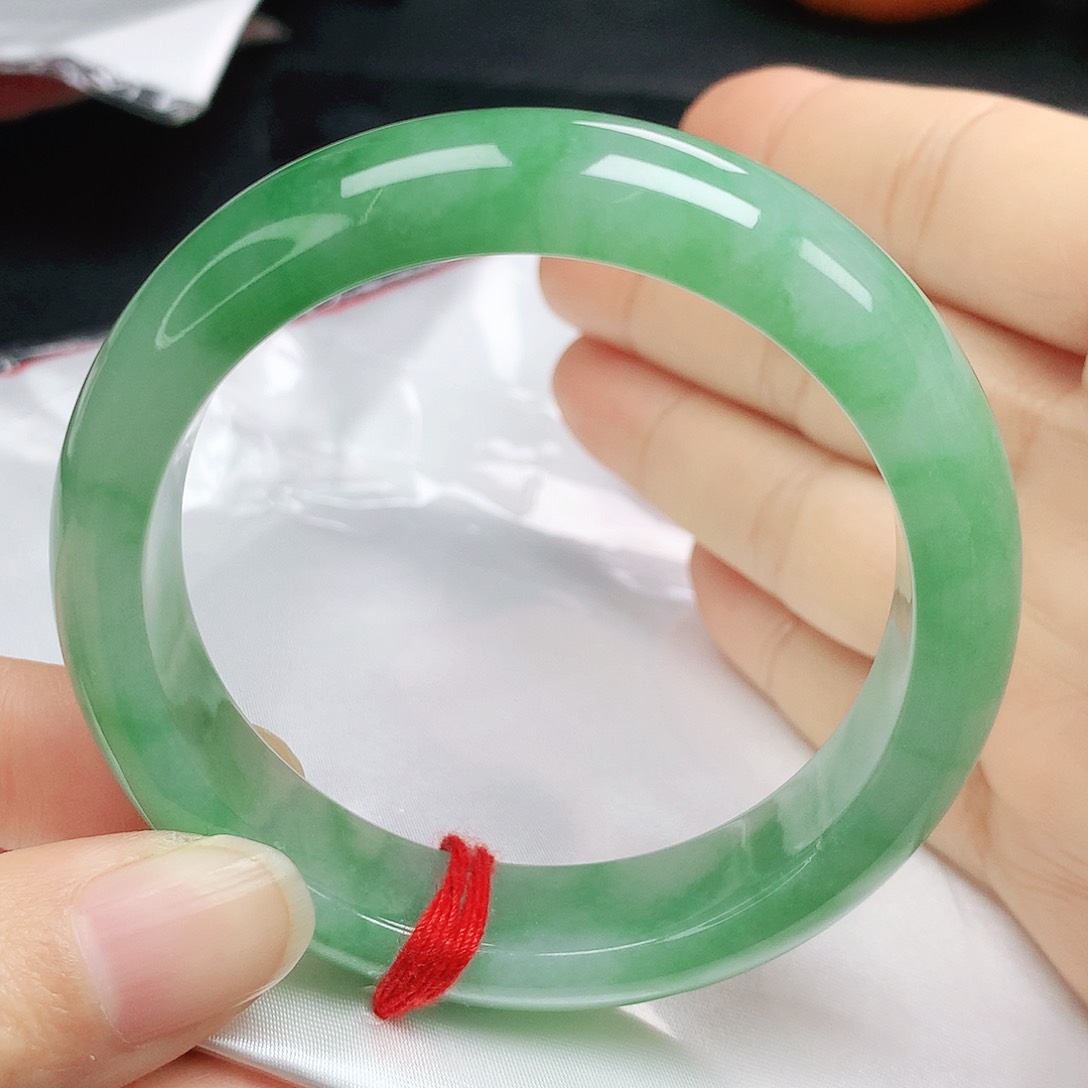 翡翠手镯未镶嵌正5253