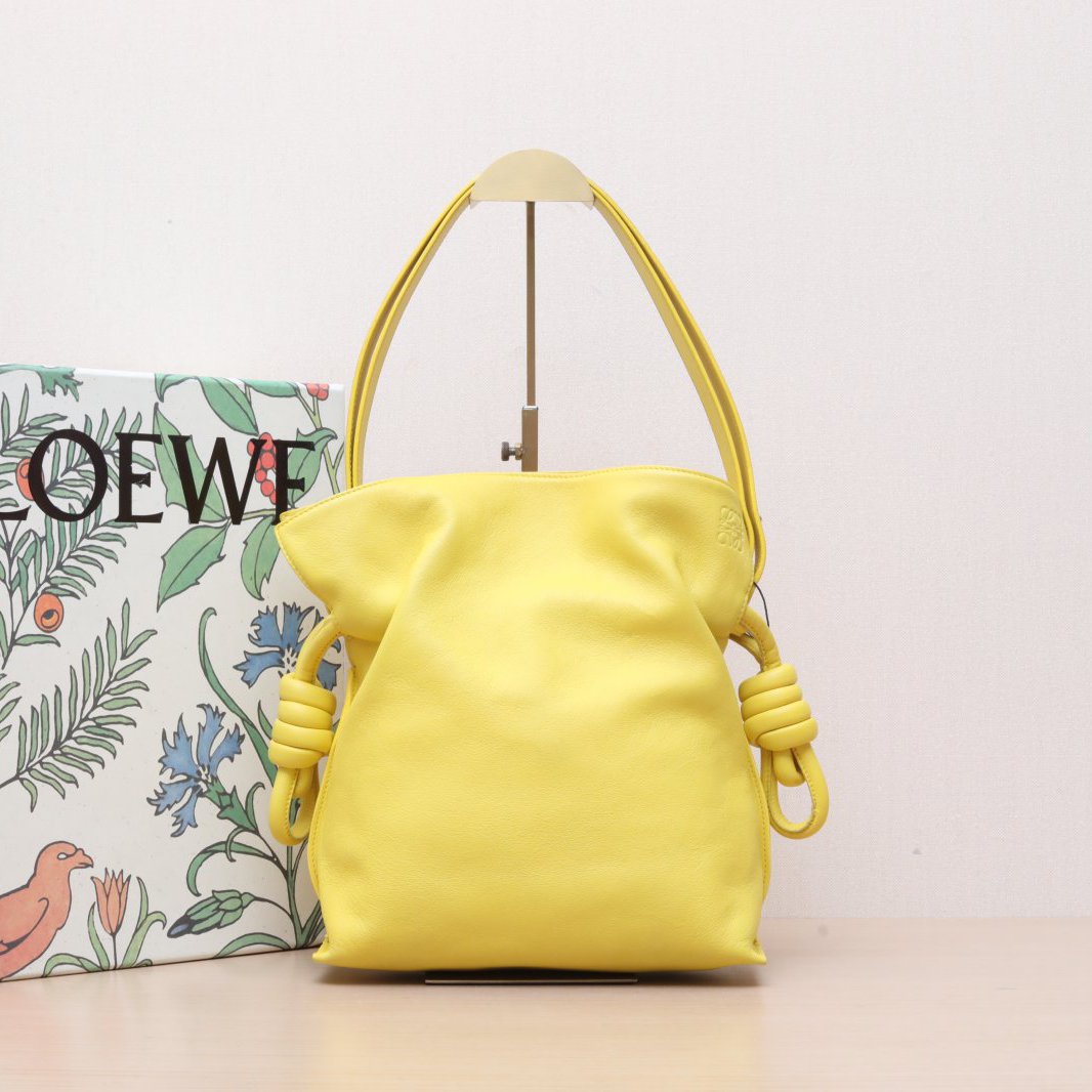 95新 LOEWE/罗意威 小花黑黑 黄色 皮革C 扭结抽绳 福袋包 斜挎包
