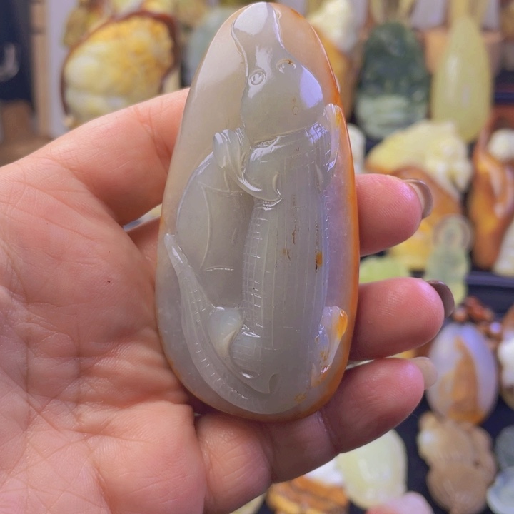 颈饰未镶嵌和田玉（糖玉）