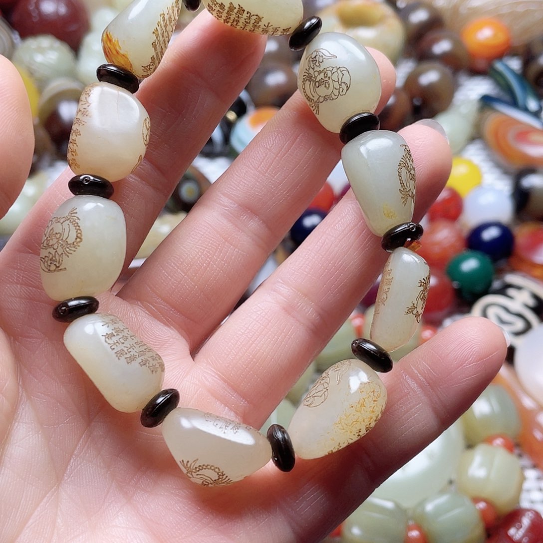 和田玉未镶嵌挂件