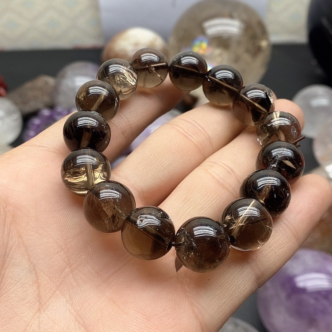 水晶377未镶嵌个别有矿坑