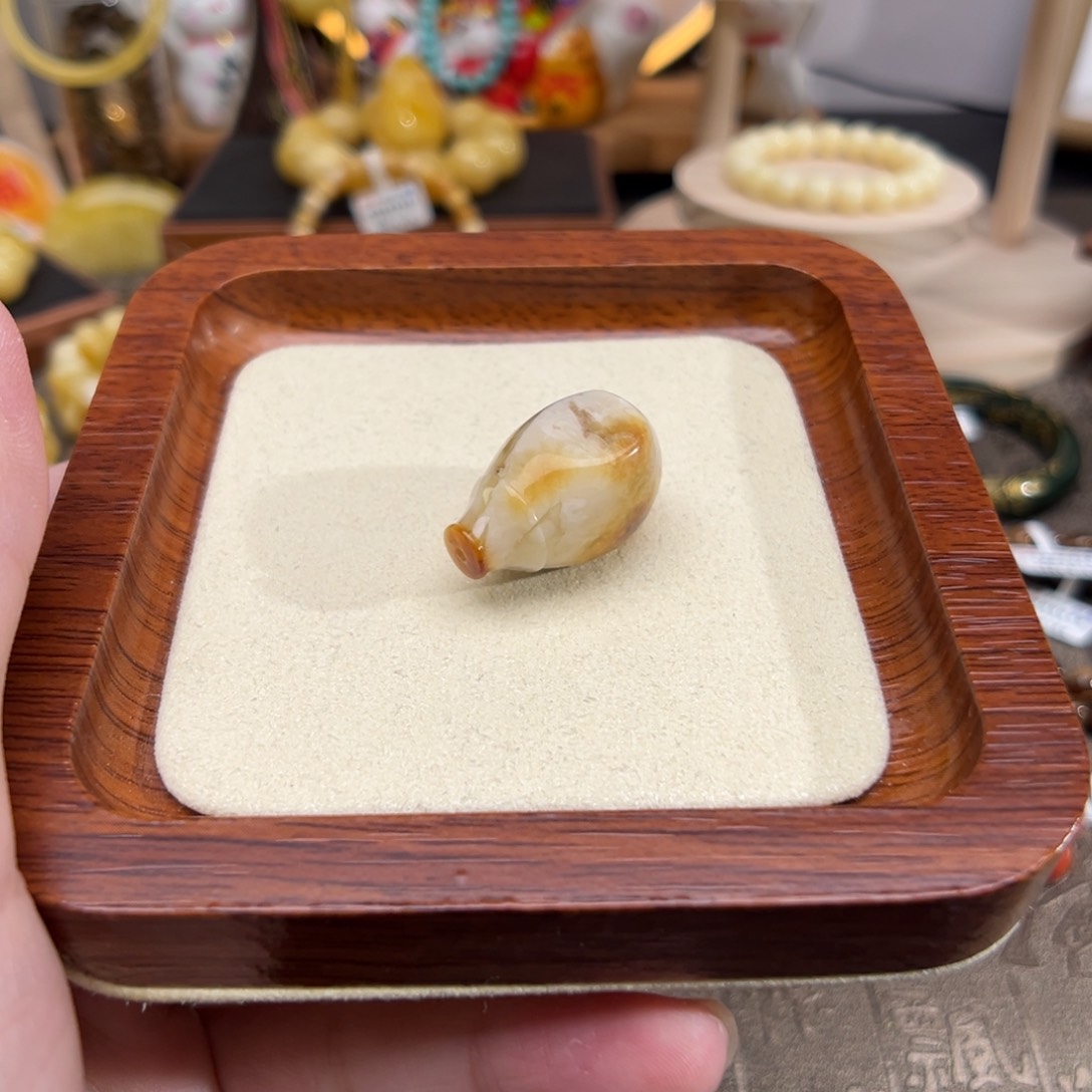 琥珀裸石未镶嵌琥珀裸石未镶嵌200