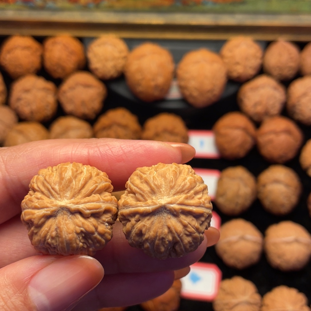 潘***任吊坠文玩核桃oooooo