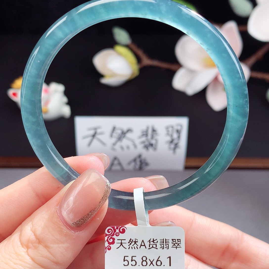 翡翠手镯（圆镯）未镶嵌