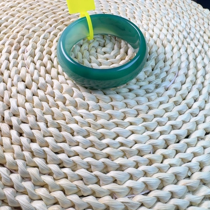 玛瑙/玉髓手镯未镶嵌花**落