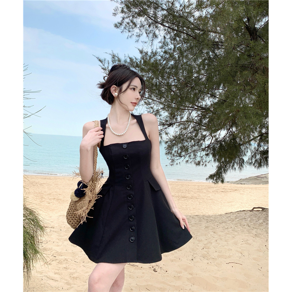 轻奢网红款甜辣风夏新款无袖收腰显瘦方领吊带连衣裙赫本裙