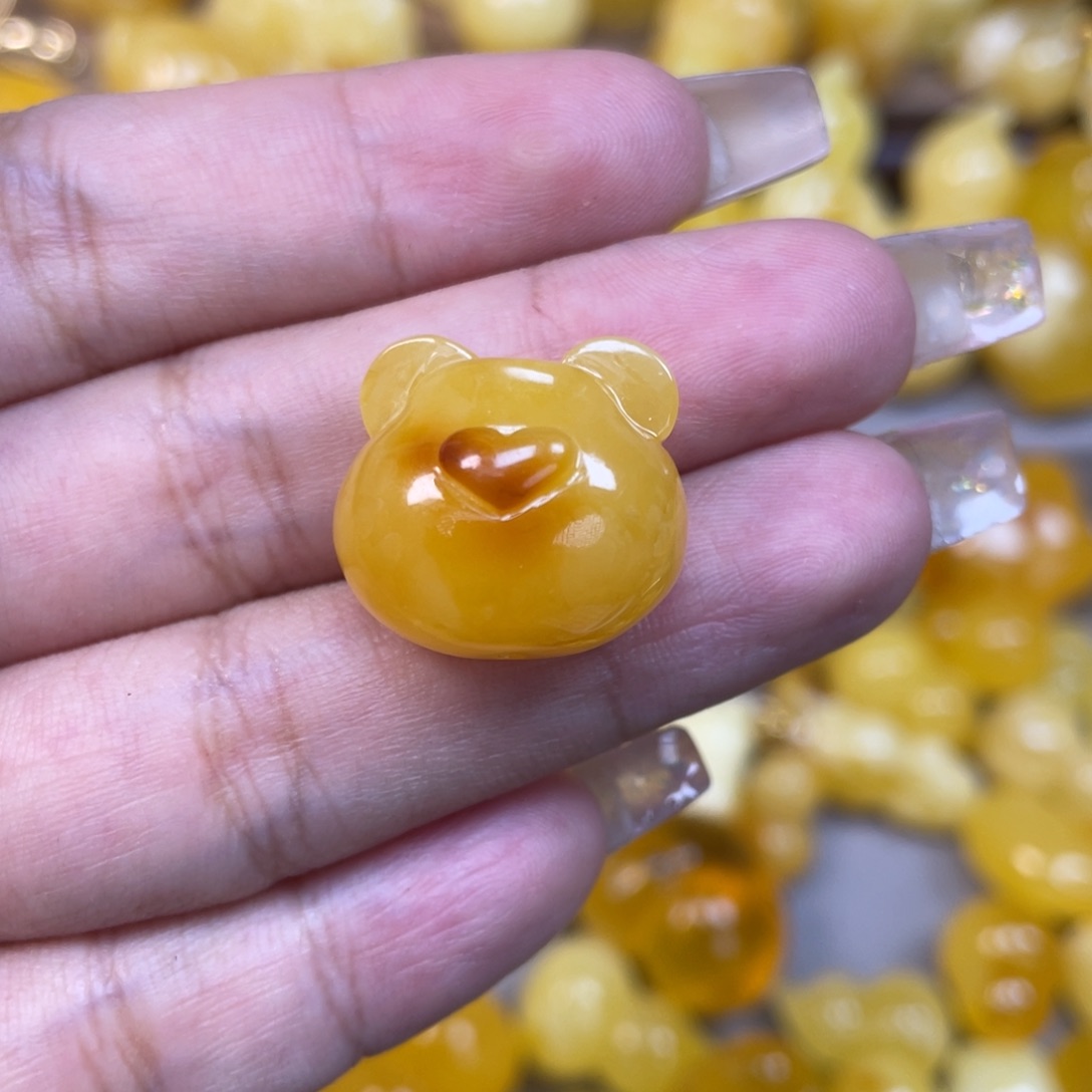 李***蓉琥珀未镶嵌珠宝奇石