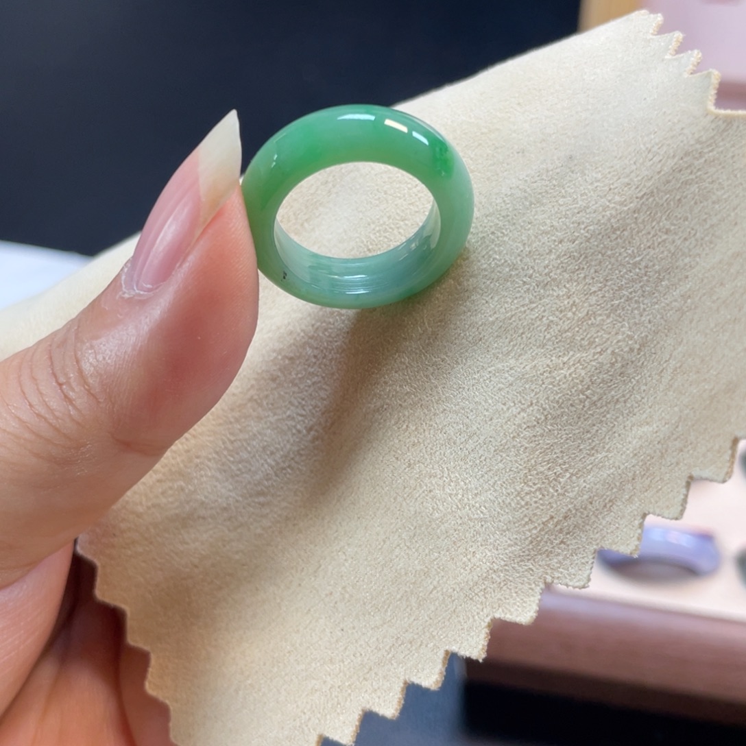 翡翠未镶嵌戒圈满绿11