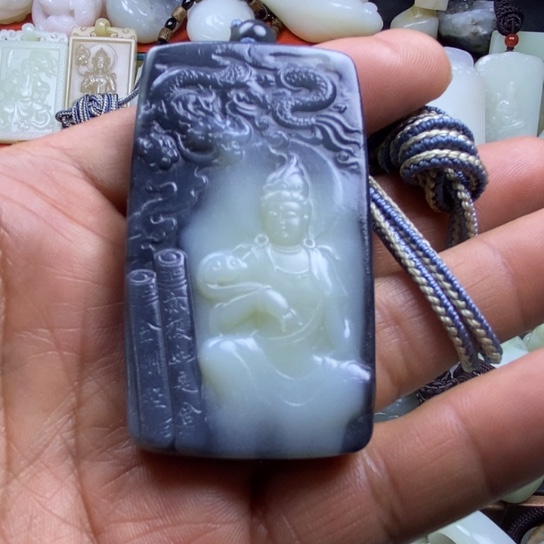 未镶嵌和田玉（糖玉）车挂遗***月