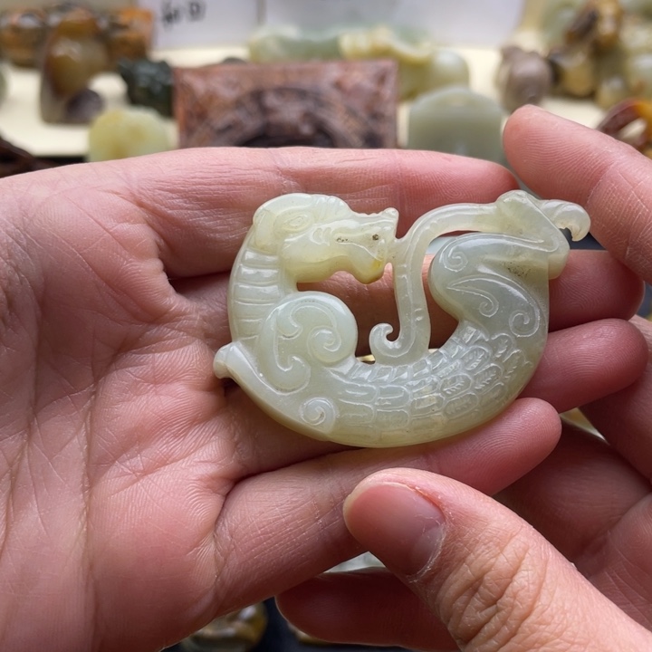 蛇纹石玉颈饰未镶嵌51