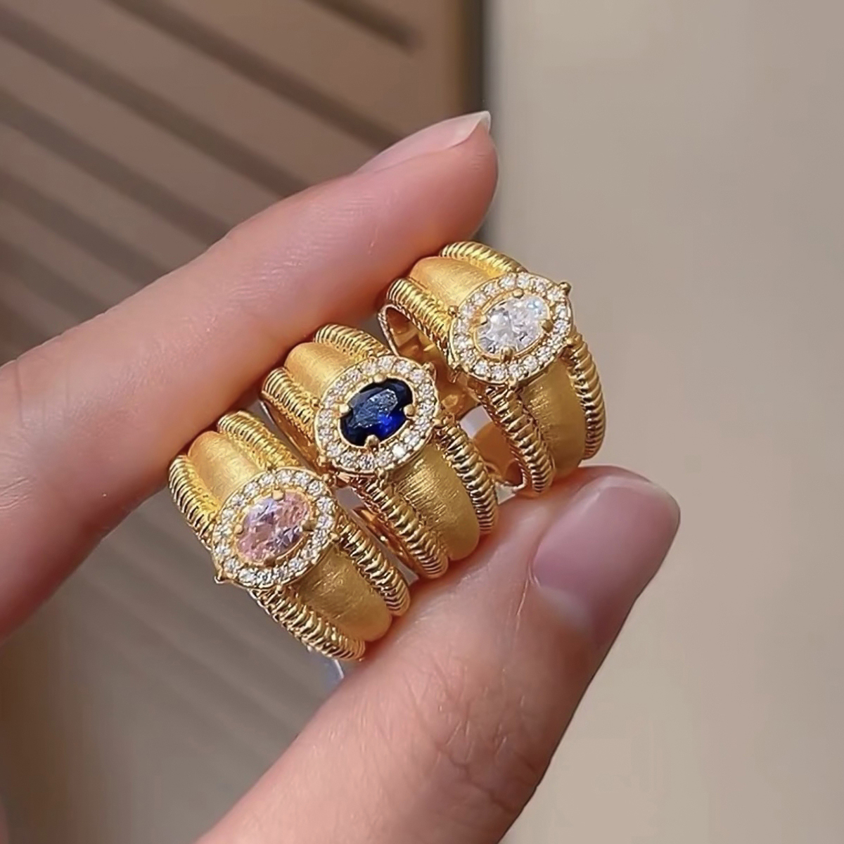 DEMONE/黛慕妮999足金中古风拉丝爆闪鸽子蛋黄金戒指活口可调节