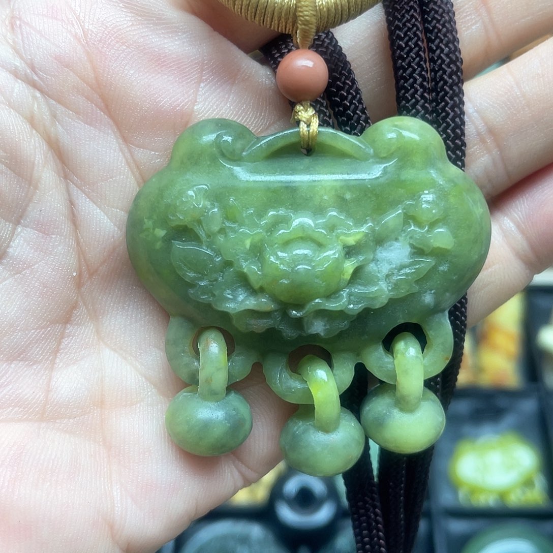 未镶嵌蛇纹石玉项链