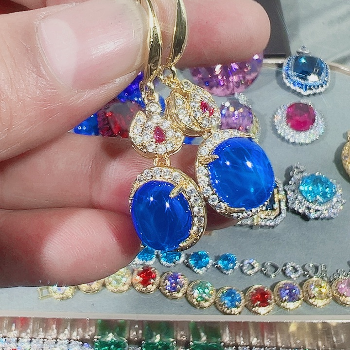 非金属红色蓝色满镶嵌