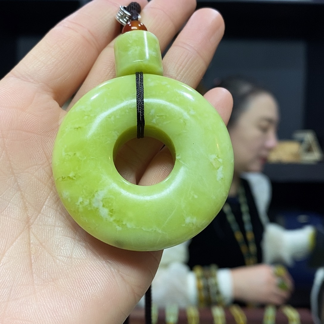 岫玉挂件吊坠未镶嵌