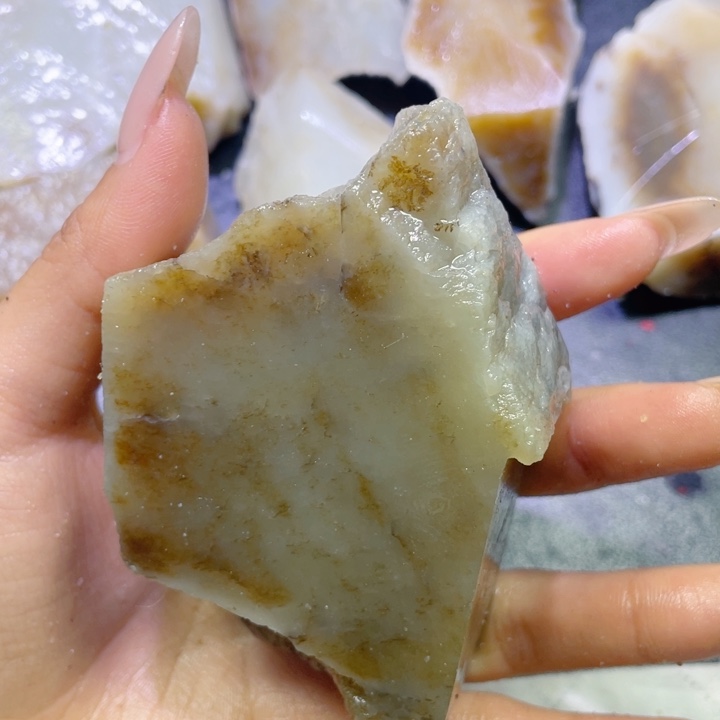 和田玉未镶嵌珠宝半成品