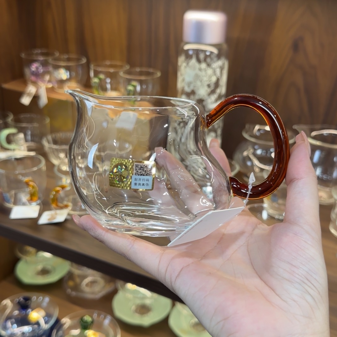 禾器望苏琥珀色。。。。。。