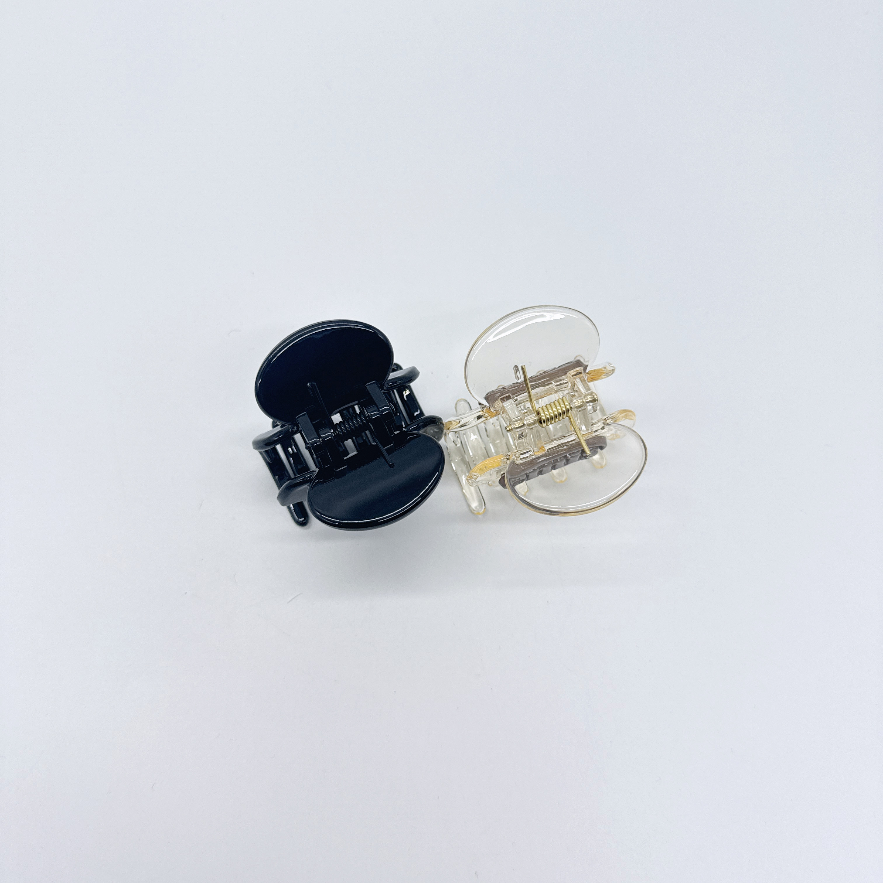 Mi33 圆头字母小号抓夹 Z01055Z11