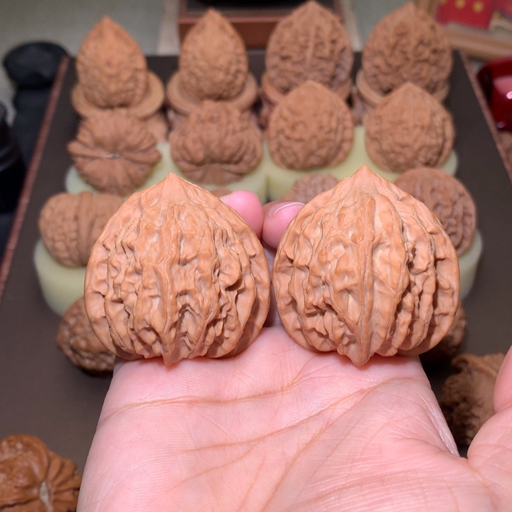 核桃文玩核桃把件灯笼