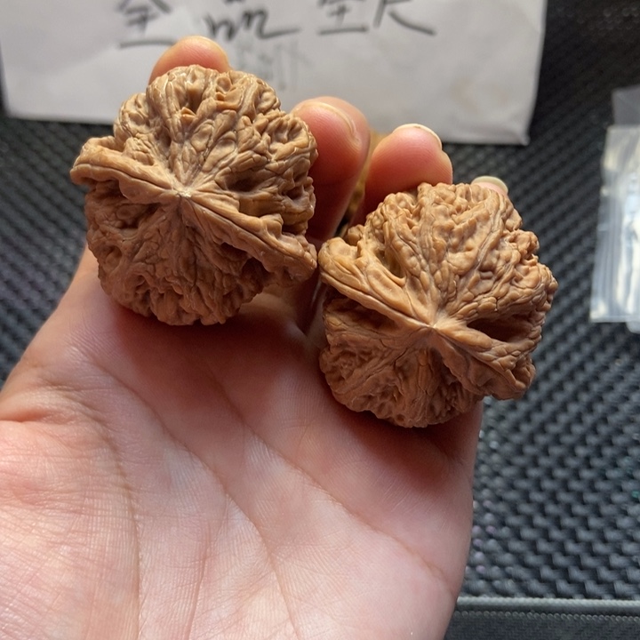 把件文玩核桃粗筋黄尖