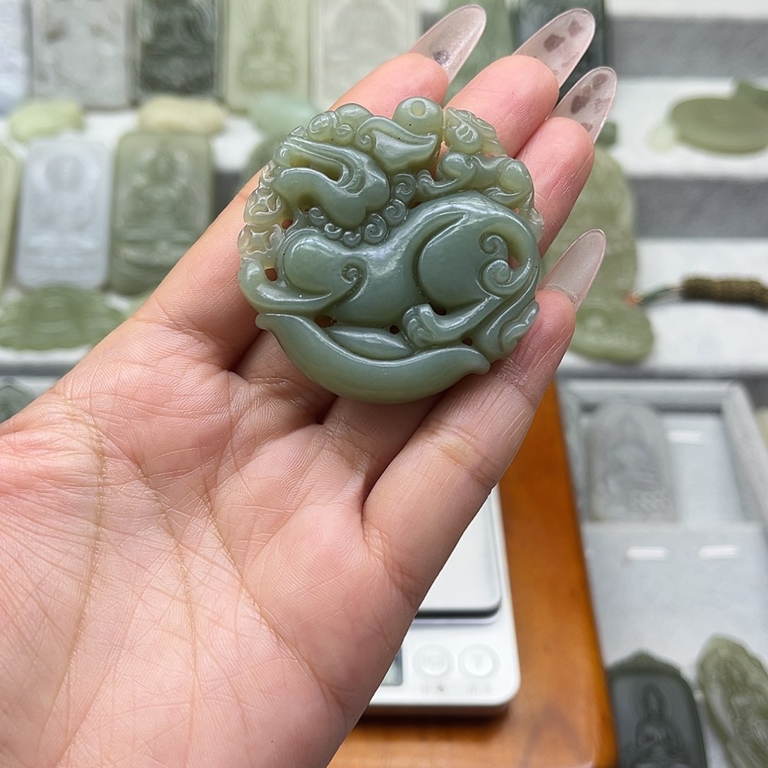 和田玉颈饰未镶嵌周*胖