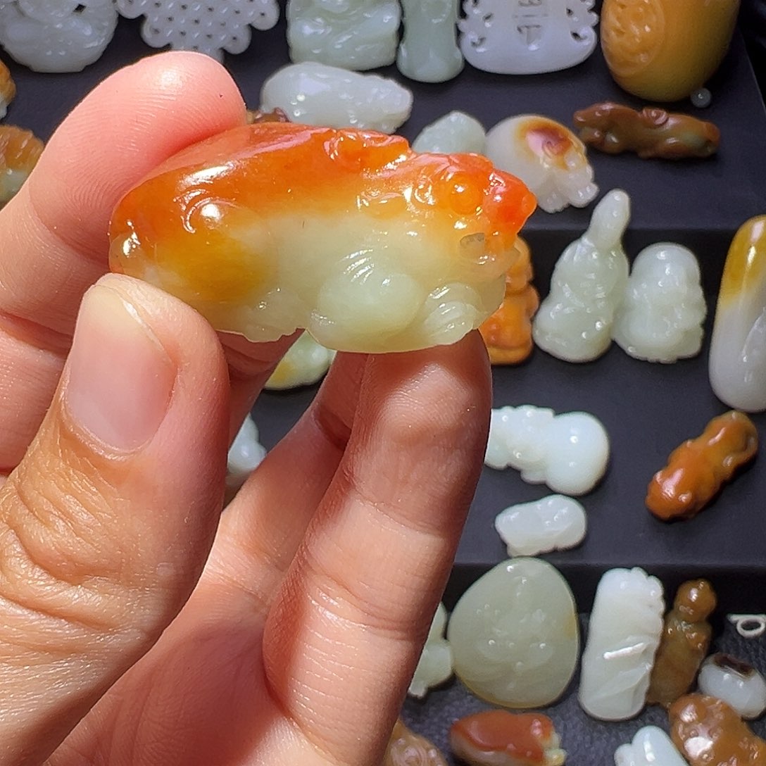 有***往和田玉未镶嵌颈饰