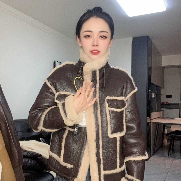 绵羊皮美丽奴皮毛一体M100，L115斤拍下备注尺码