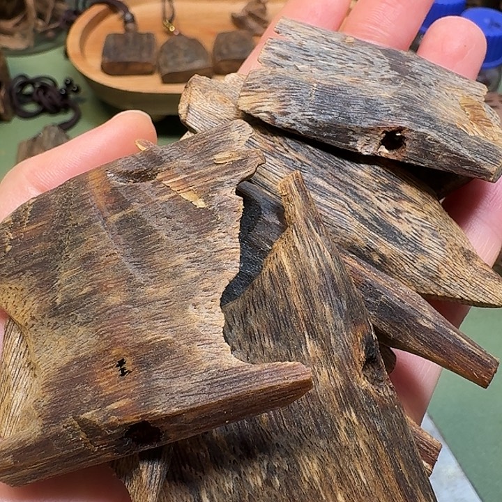 沉香碎屑沉香海南高端红油白棋树心油醇化老料51克