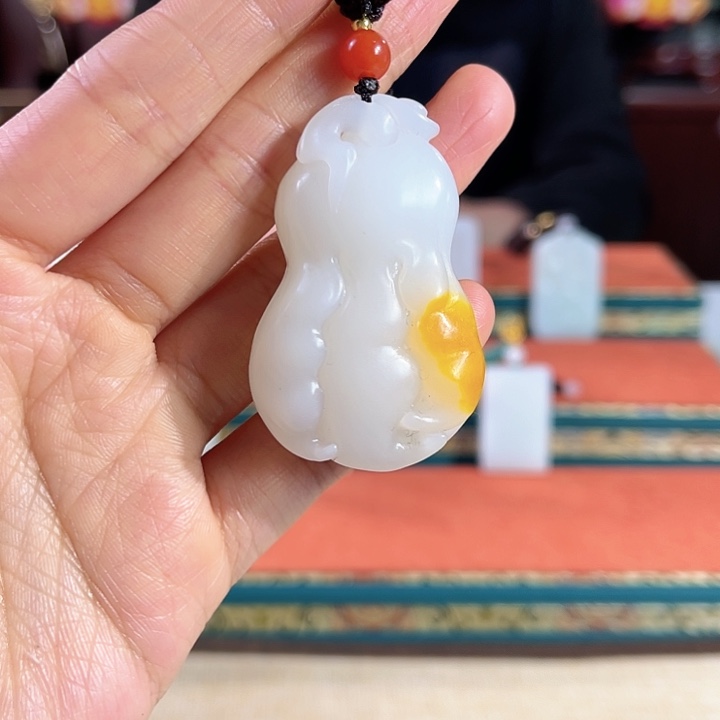 和田玉吊坠未镶嵌