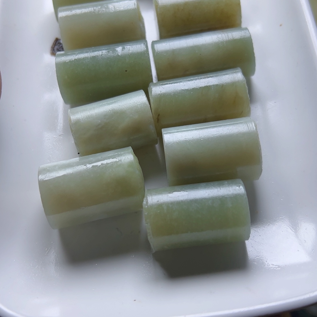 和田玉（糖玉）未镶嵌挂件