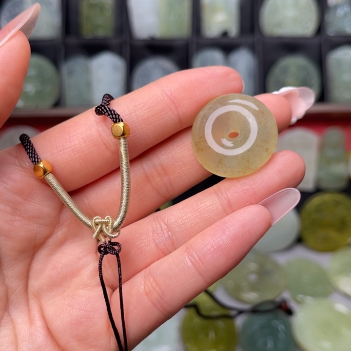 小***酥岫玉未镶嵌吊坠(赠链)