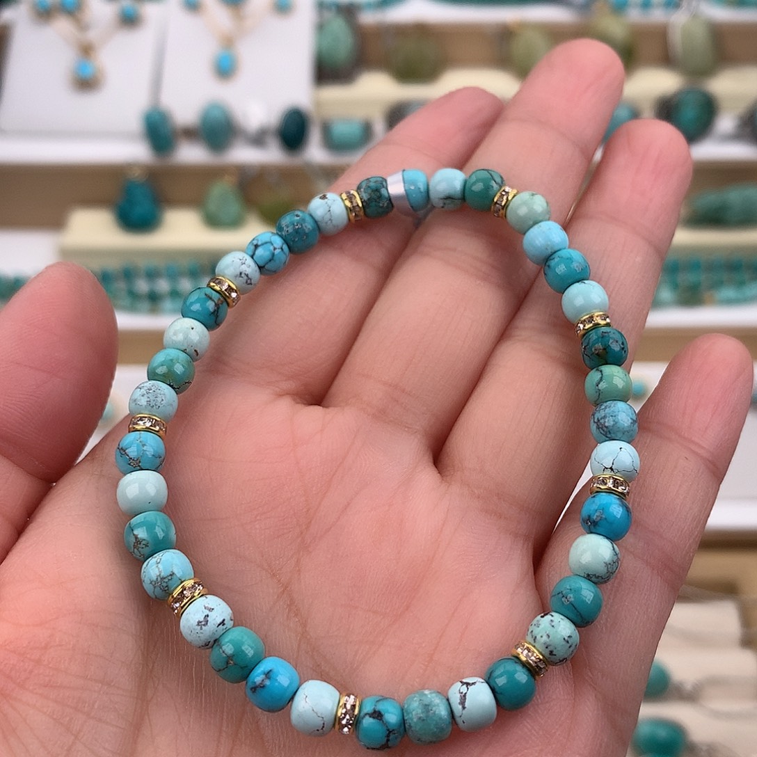 绿松石未镶嵌颈饰