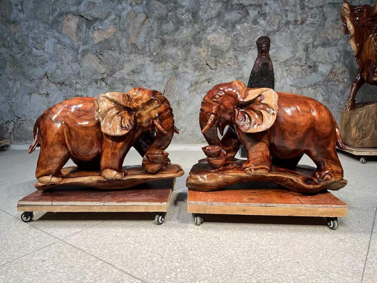 香樟木雕刻大象摆件手工艺品家居装饰根雕长71宽40高51厘米