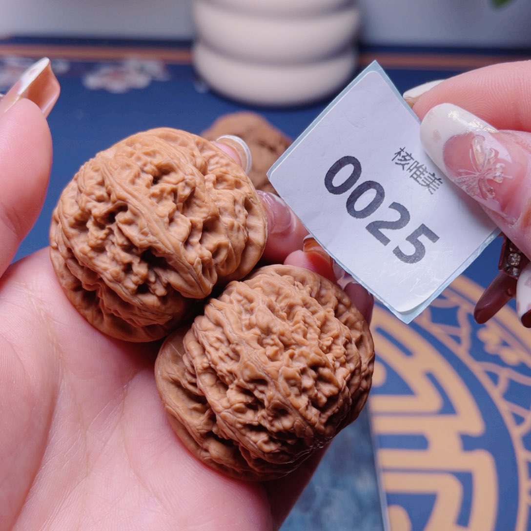 文玩核桃把件粗筋44