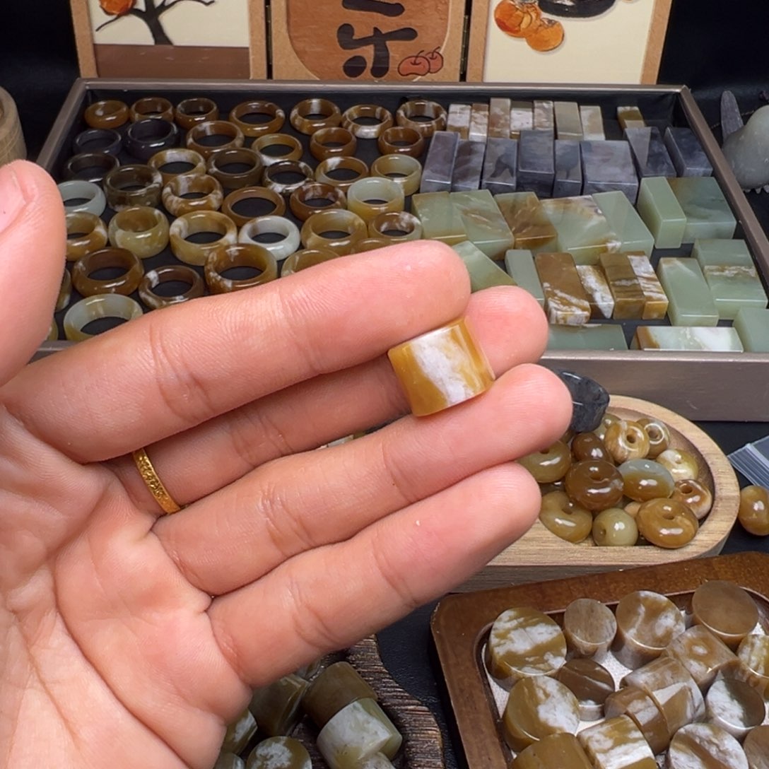 和田玉（糖玉）未镶嵌珠宝奇石方糖福利