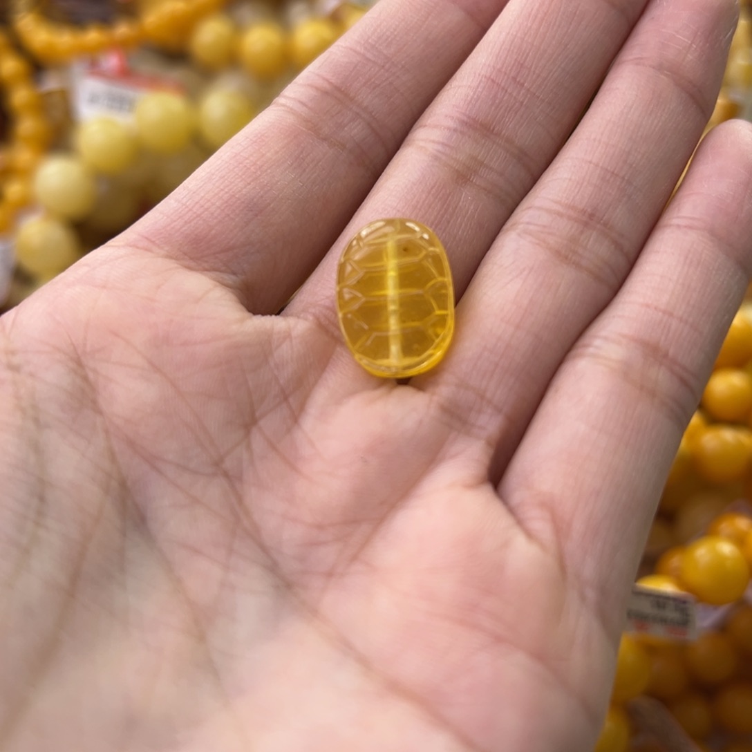 琥珀珠宝奇石未镶嵌