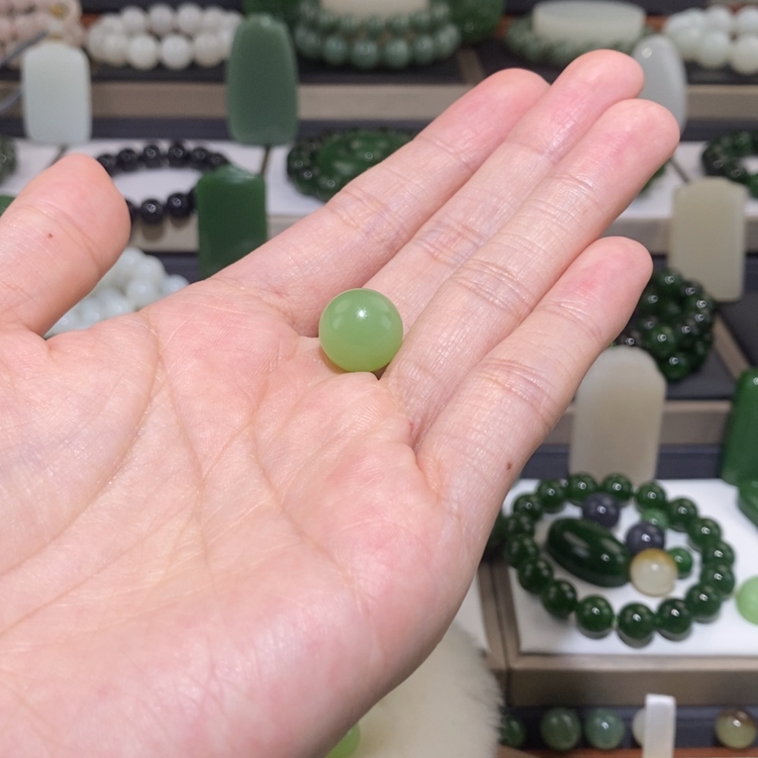 和田玉单珠未镶嵌拾****2卡14翠青单珠