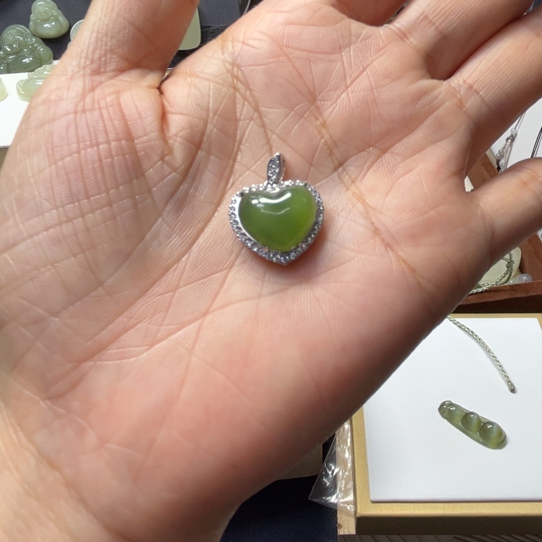 和田玉（糖玉）银S925镶嵌颈饰