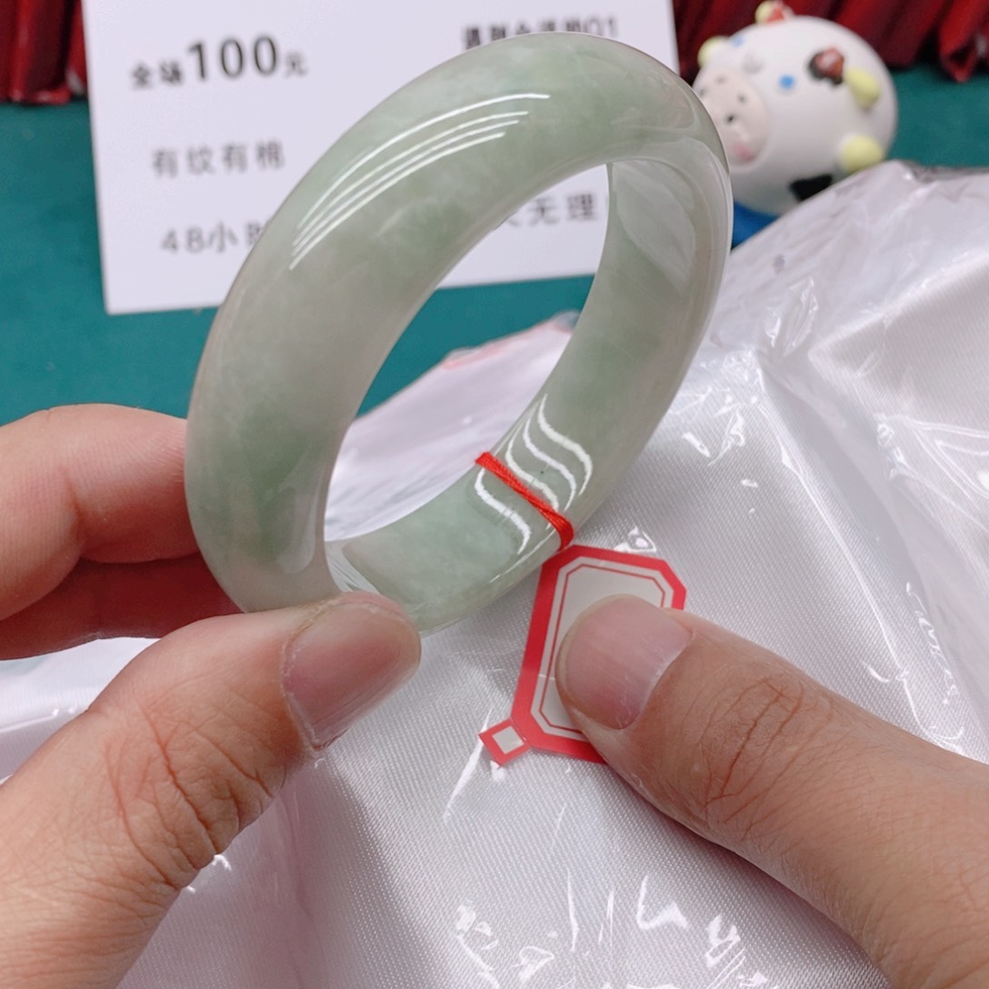 翡翠手镯未镶嵌钱****＠100000000