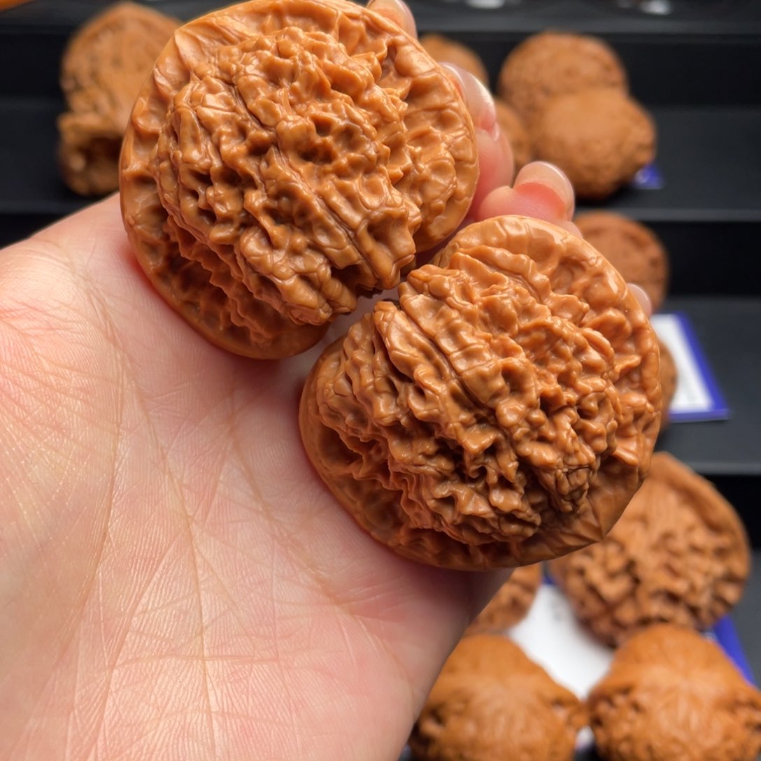 文玩核桃吊坠46官帽