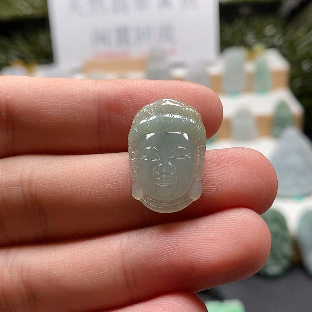 翡翠颈饰未镶嵌10观音头